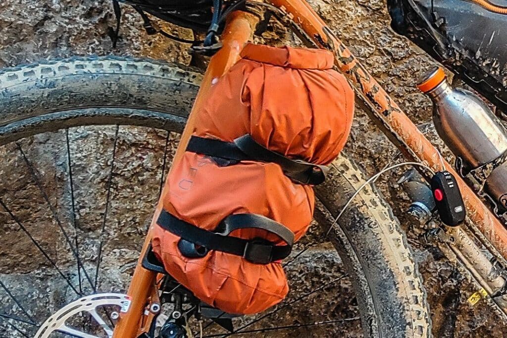 Bikepacking Taschen Test Vergleich Bikepacking Gabeltasche