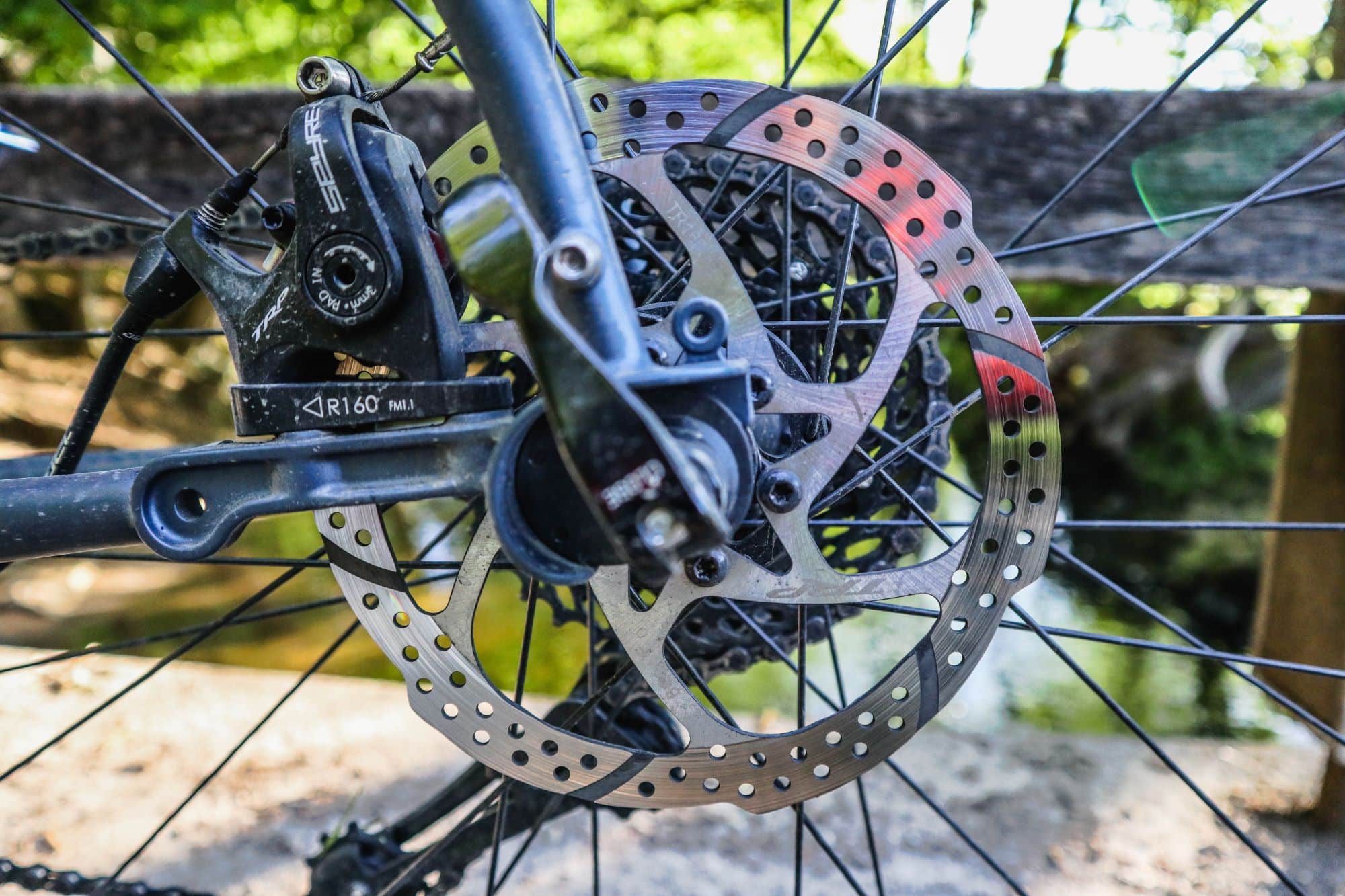 fahrrad bremsscheibe warum hinten keine größere bremsscheibe als vorne