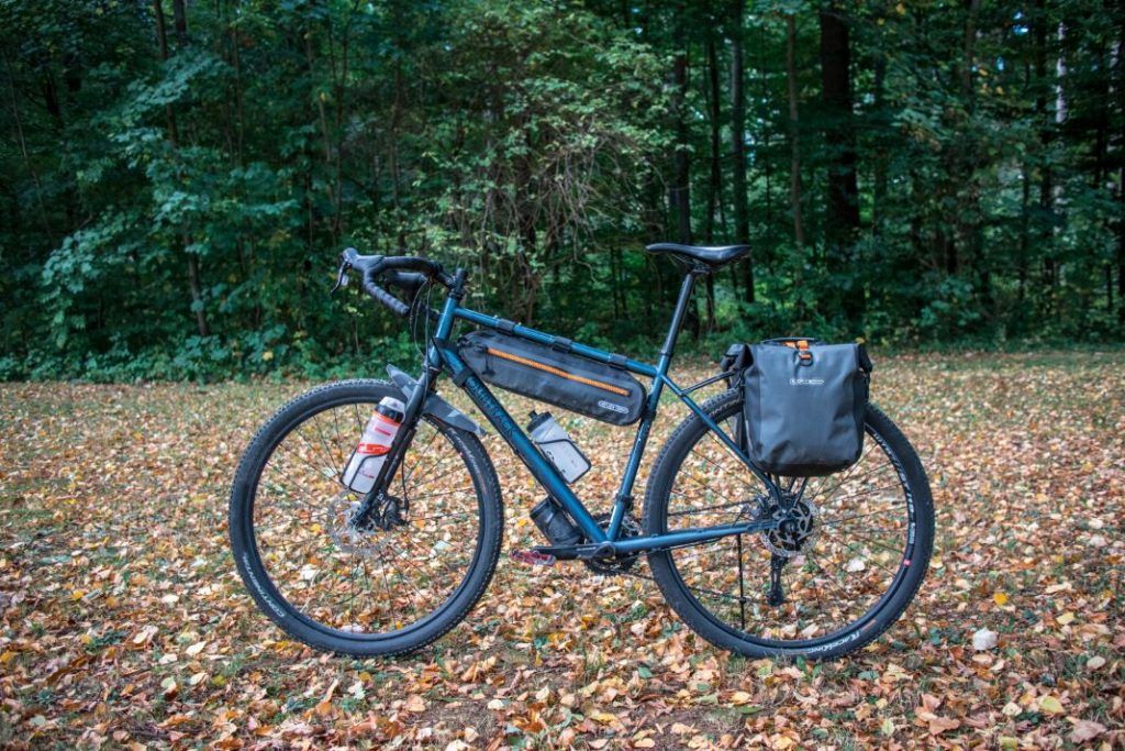 Ortlieb Gravel Pack Test Lowrider Fahrradtaschen vorne und hinten Gepäckträger