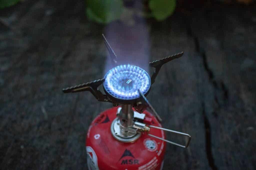 Remote camping gas stove with integrated lighter - MH500 - Decathlon