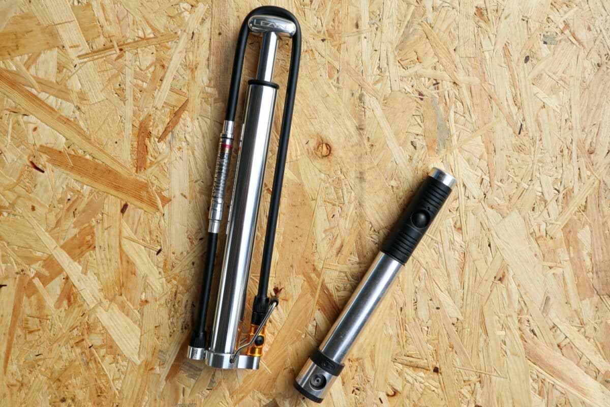Pompe à Pied Compacte Lezyne CNC Micro Floor Drive – 160 Psi, Aluminium Usiné, Adaptateur Presta/Schrader, Pour Route Et VTT